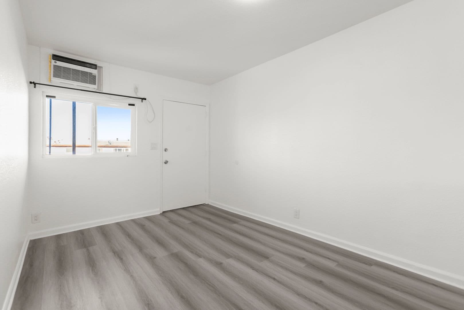 Los Angeles Apartment: 1040 W. 91st Street