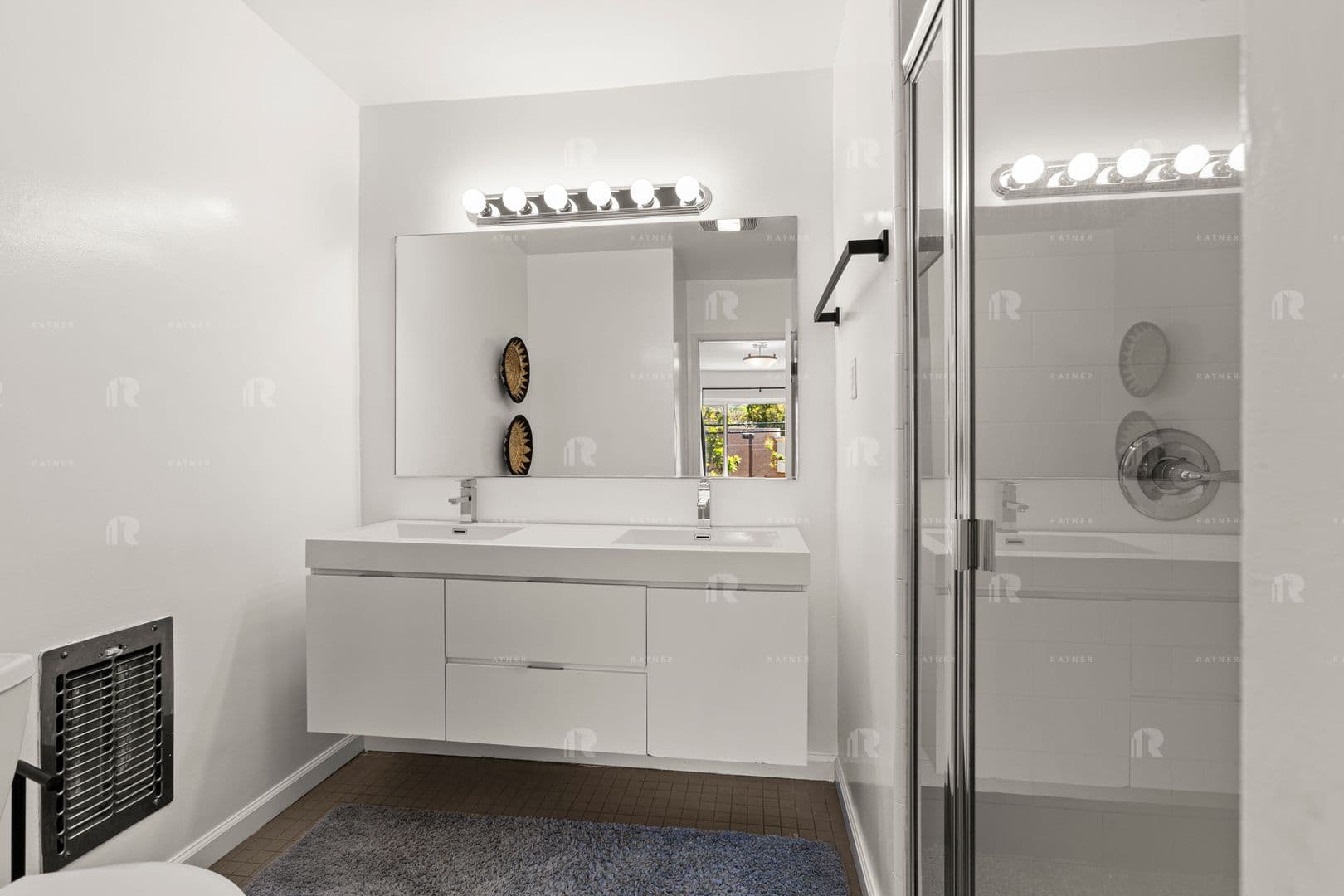 Studio City Apartment: 4216 Mary Ellen Avenue