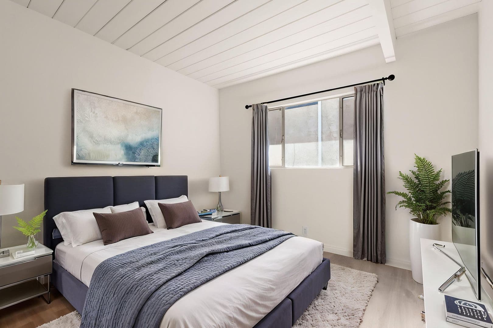Studio City Apartment: 4135 Laurel Canyon Blvd