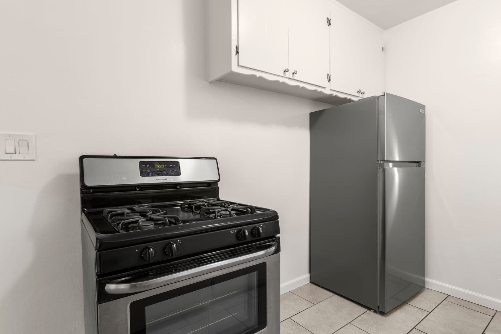 North Hollywood Apartment: 7111 Whitsett Avenue