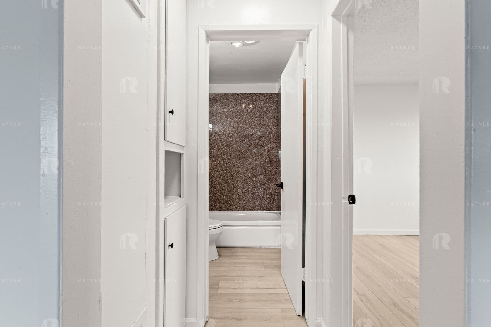 Encino Apartment: 5139 White Oak Avenue