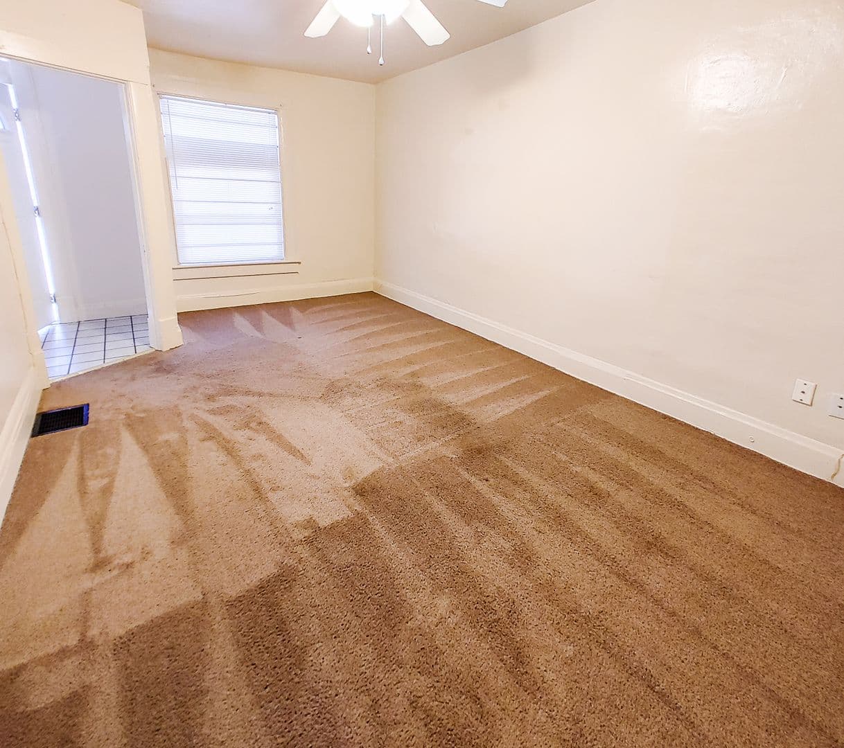 Columbus Apartment: 133 W 10th Ave/ Cottage