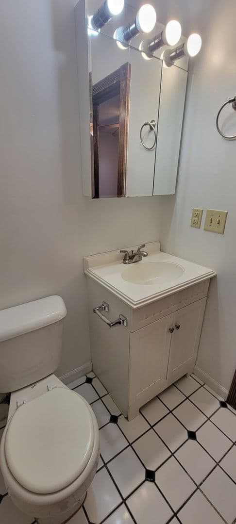 Columbus Apartment: 1827 N 4th St