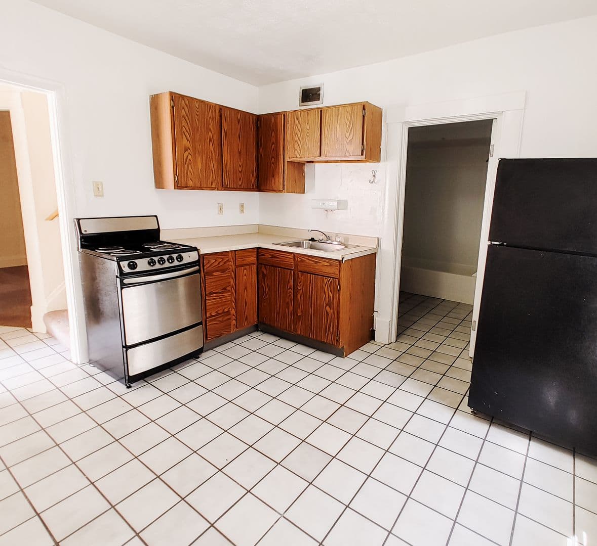 Columbus Apartment: 133 W 10th Ave/ Cottage