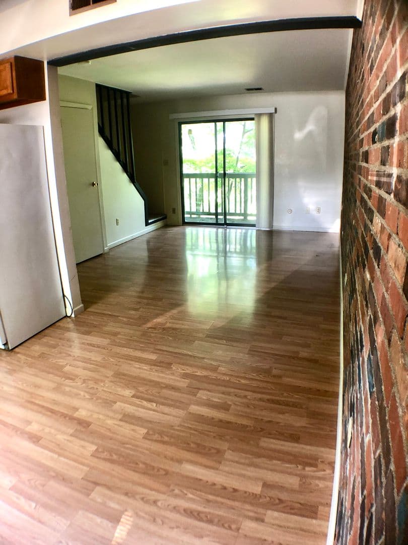 Columbus Apartment: 2018 Iuka Ave.
