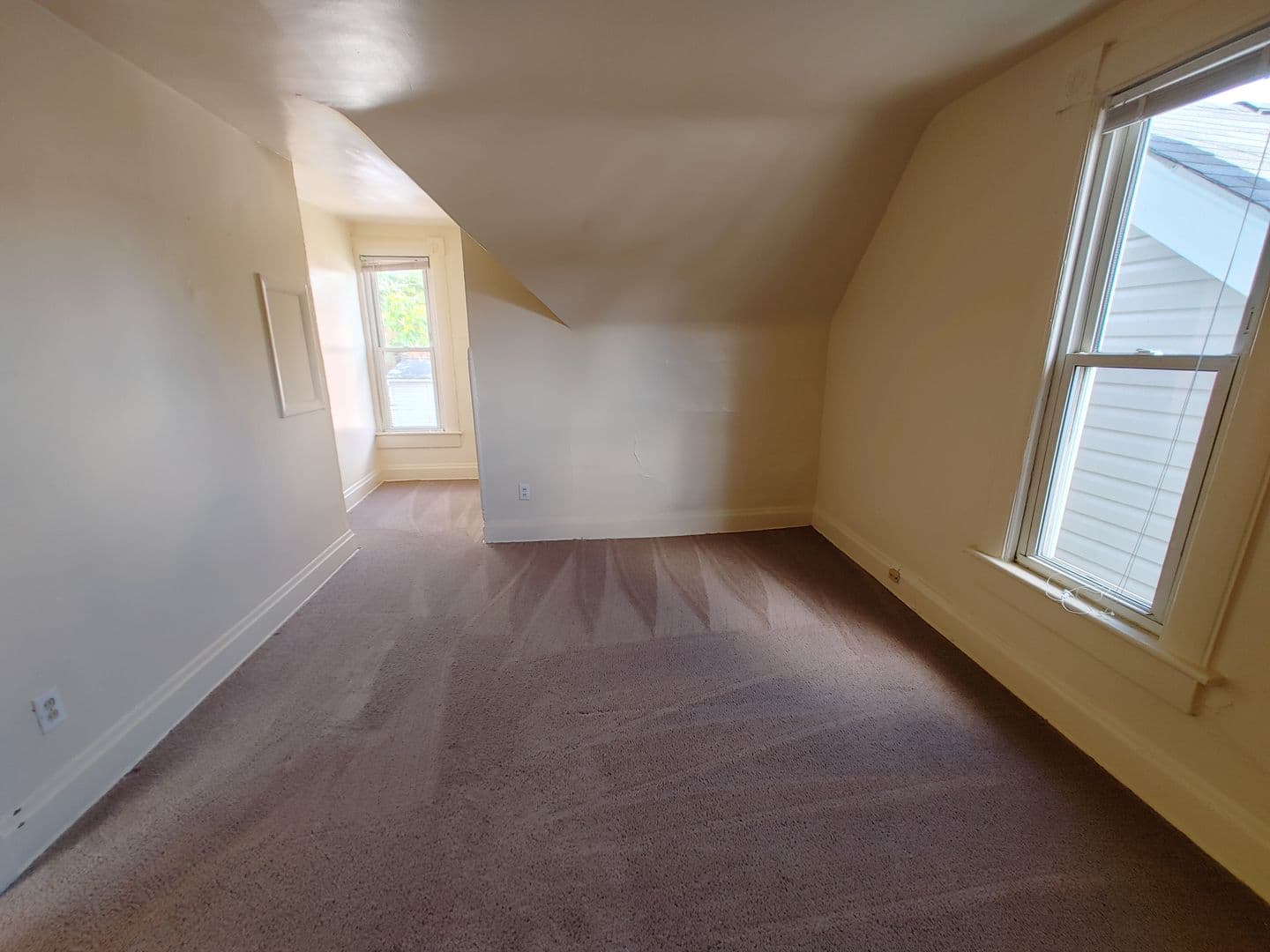Columbus Apartment: 133 W 10th Ave Rear
