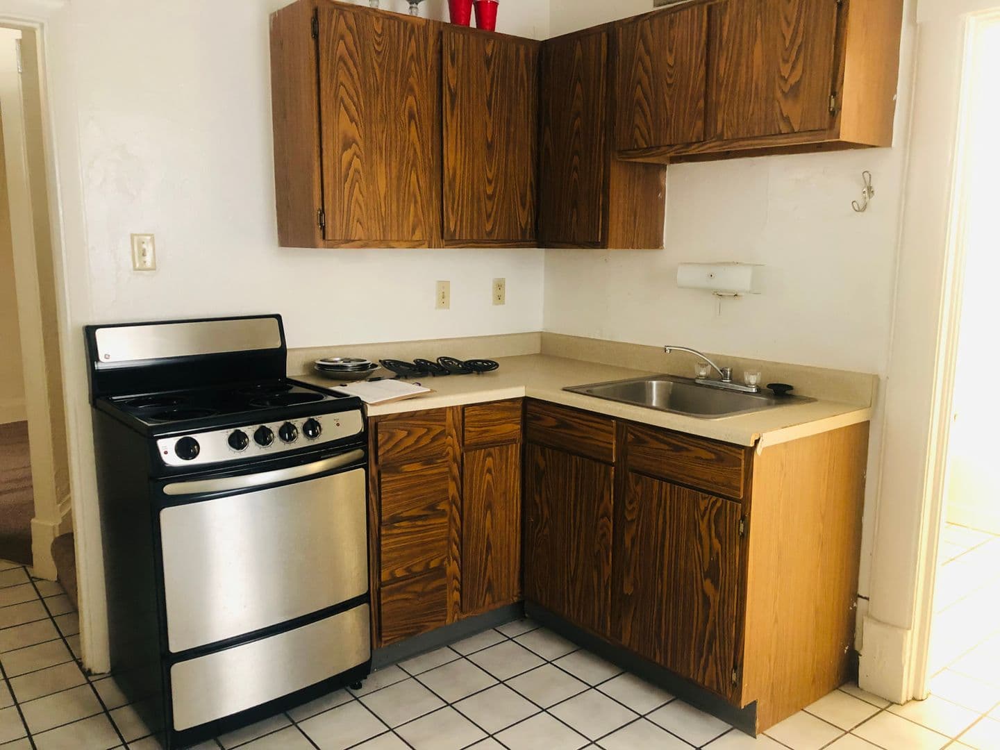 Columbus Apartment: 133 W 10th Ave/ Cottage