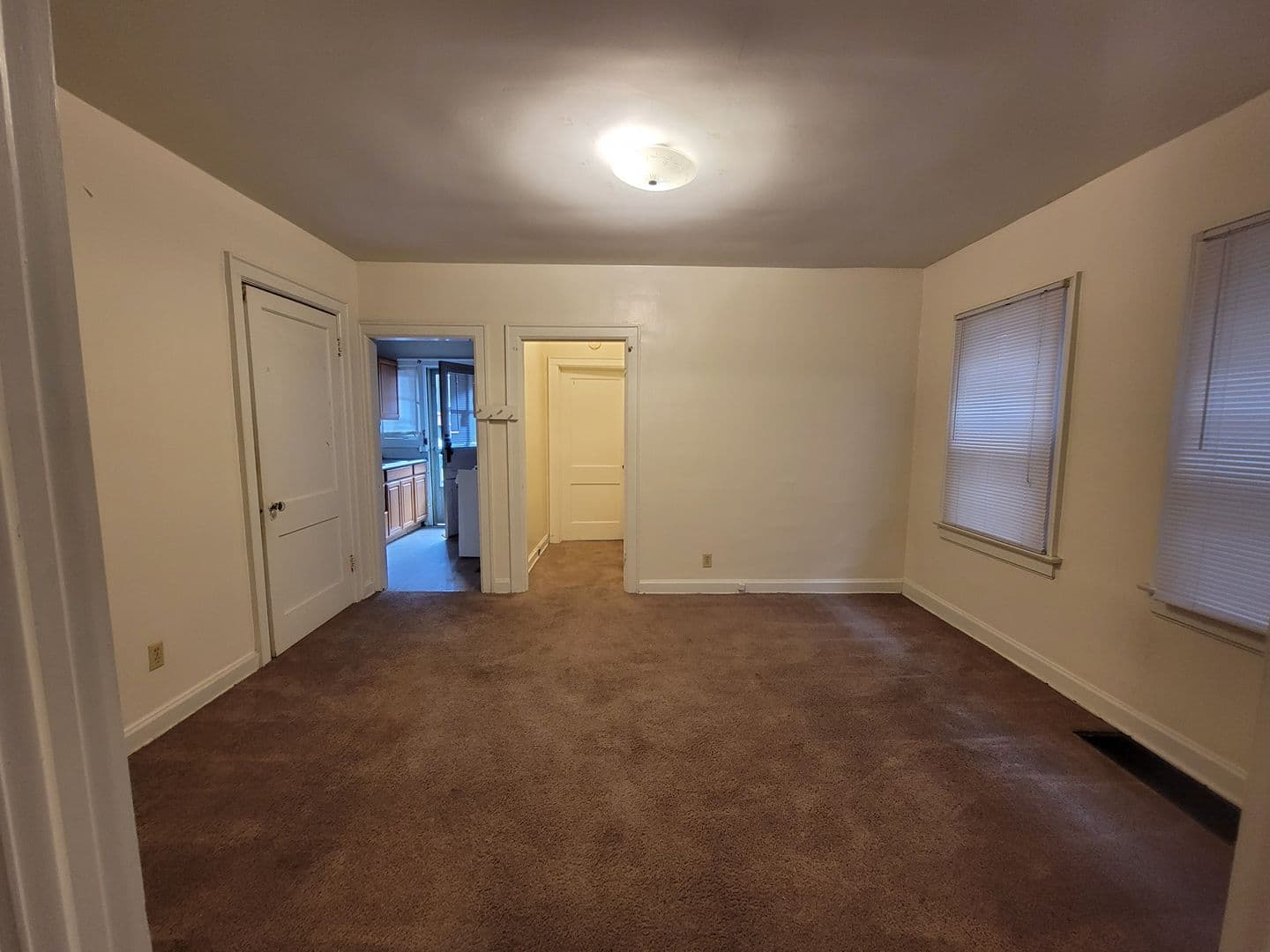 Columbus Apartment: 2048 Iuka Ave.