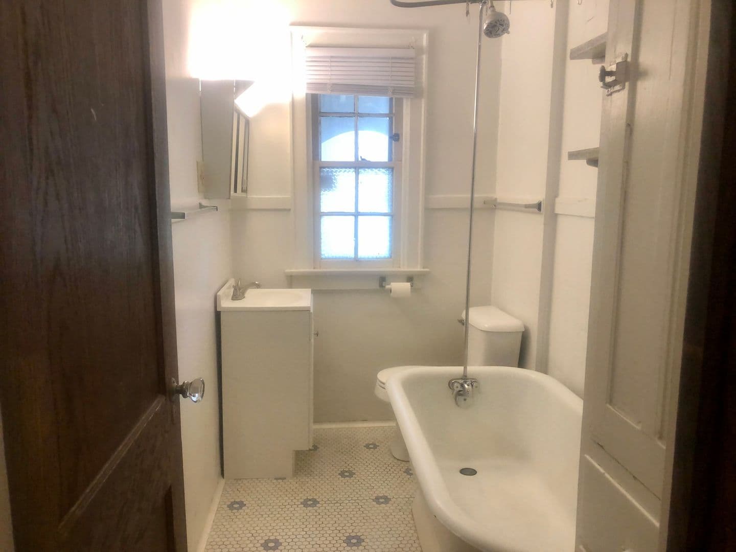 Columbus Apartment: 2048 Iuka Ave.