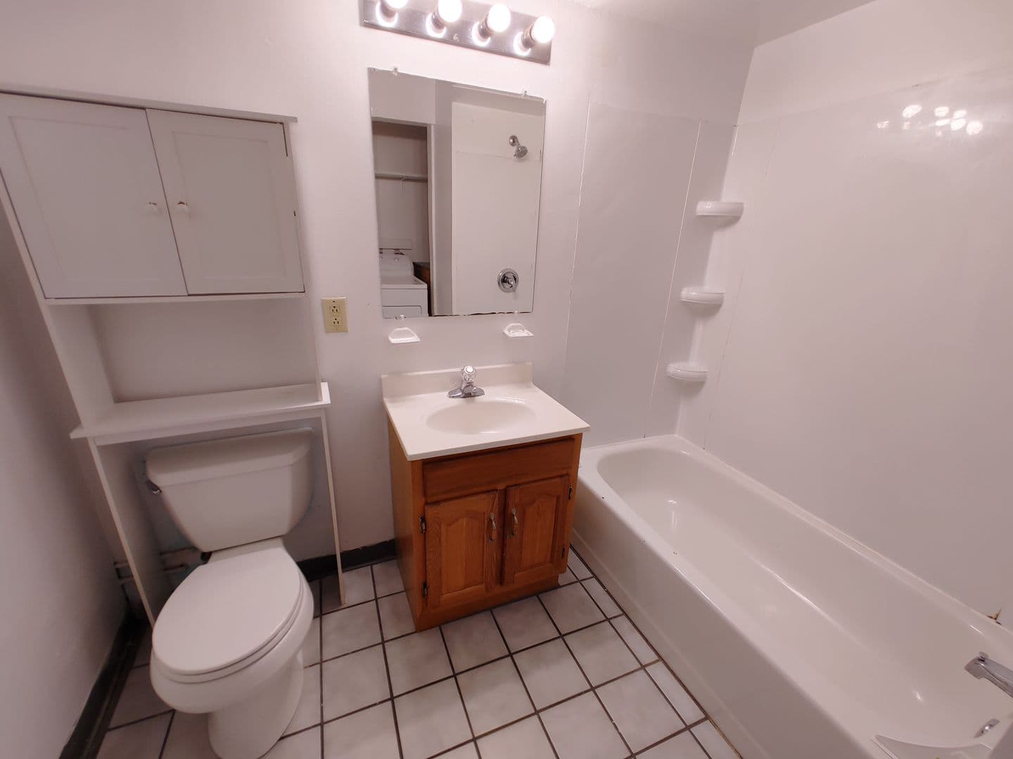 Columbus Apartment: 133 W 10th Ave/ Cottage