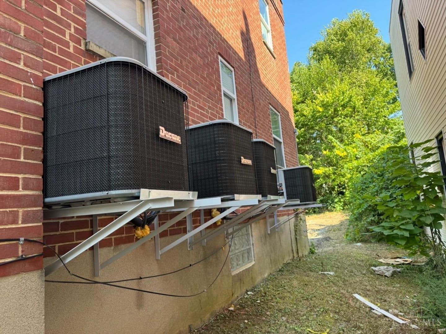Cincinnati Apartment: 1854 Kinney Avenue