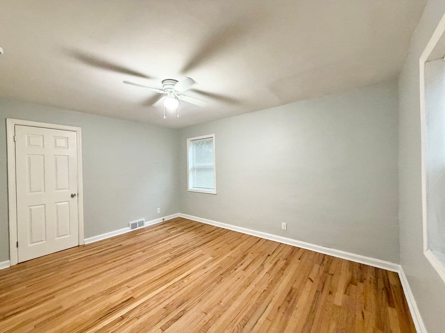 Cincinnati Apartment: 1854 Kinney Avenue