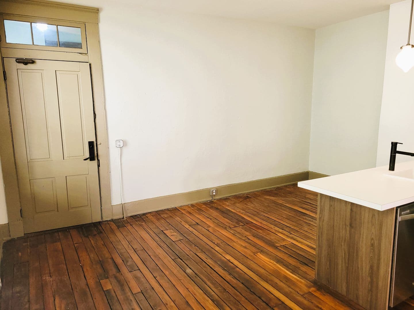 Cincinnati Apartment: 512 E. 12th St