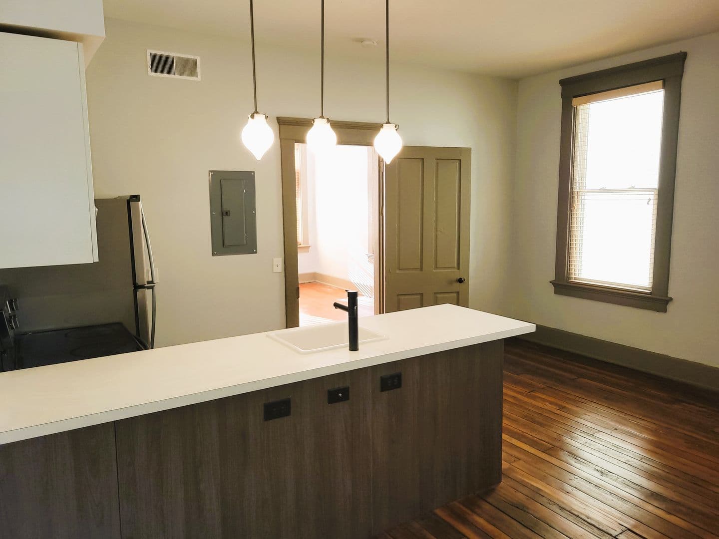 Cincinnati Apartment: 512 E. 12th St