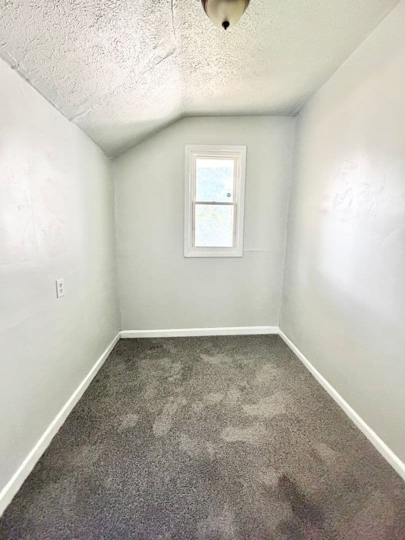 Cincinnati Apartment: 3627 Montgomery Rd.