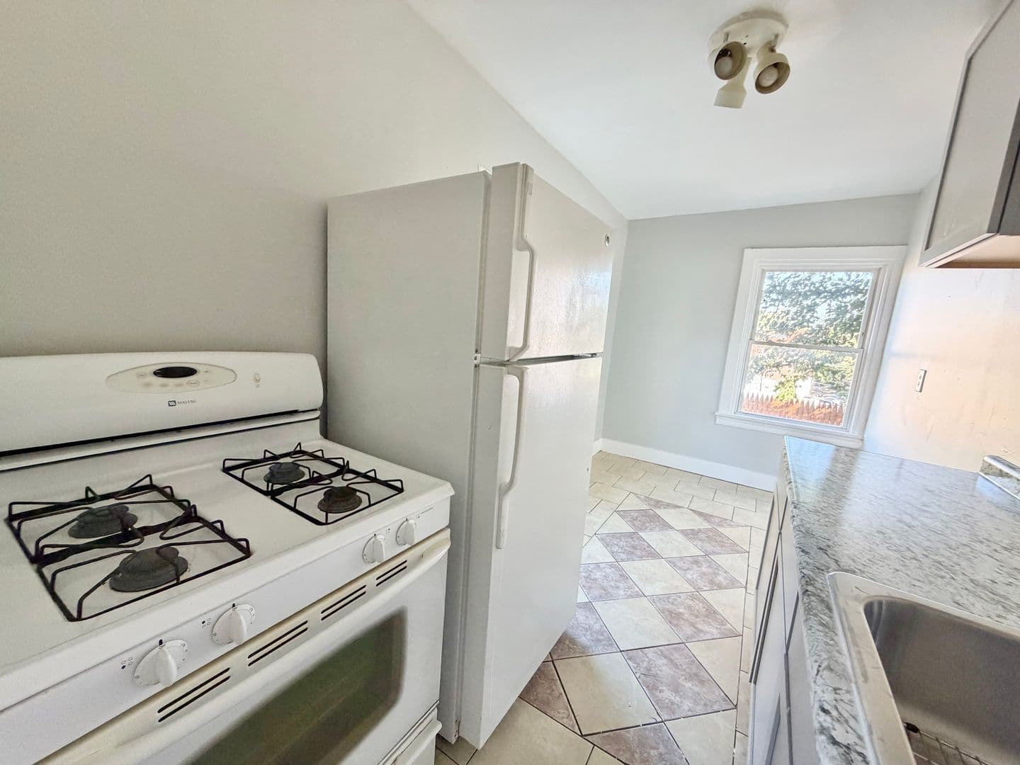 Cincinnati Apartment: 2316 Kenton St