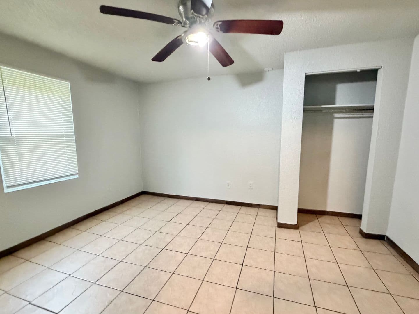 Lincoln Heights Apartment: 949 Adams St.
