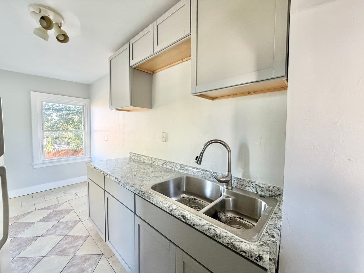 Cincinnati Apartment: 2316 Kenton St