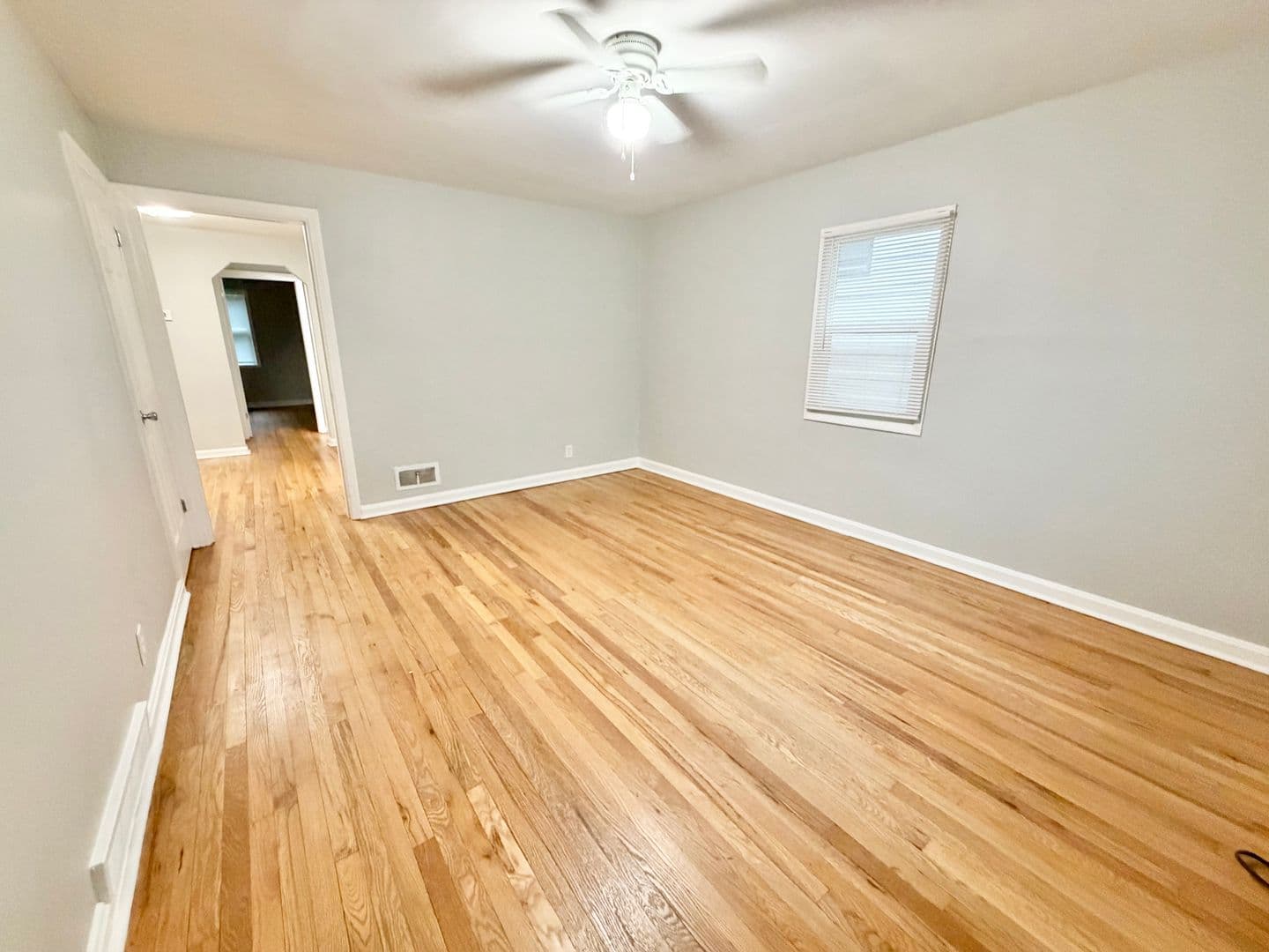 Cincinnati Apartment: 1854 Kinney Avenue