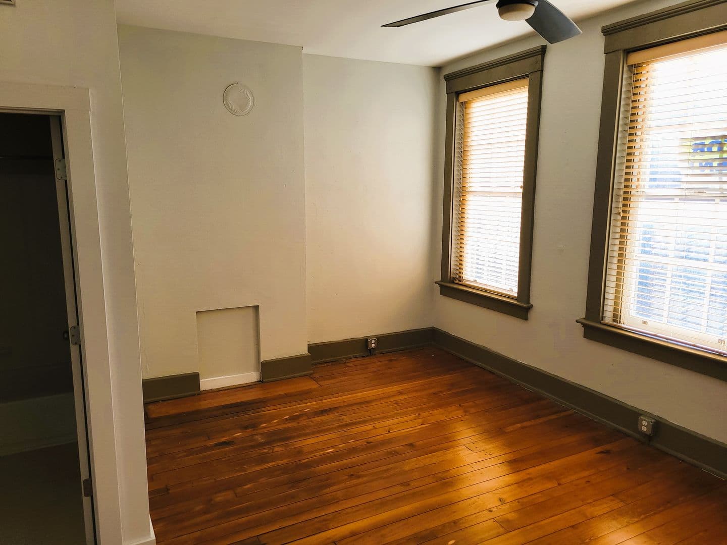 Cincinnati Apartment: 512 E. 12th St