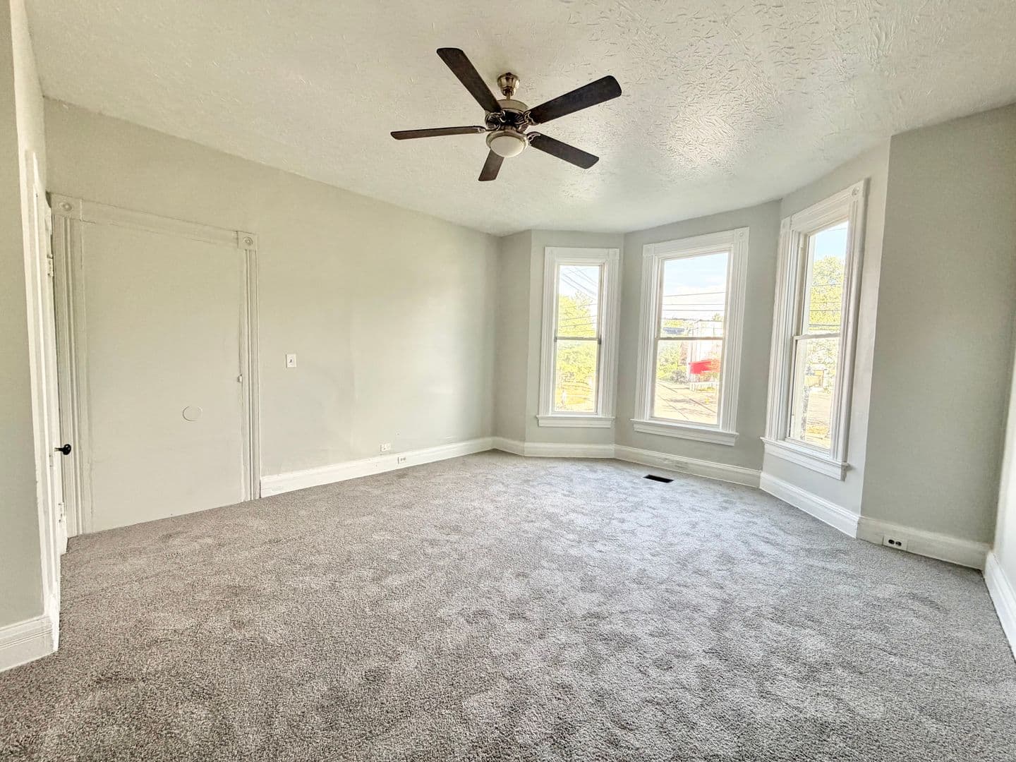 Cincinnati Apartment: 3627 Montgomery Rd.