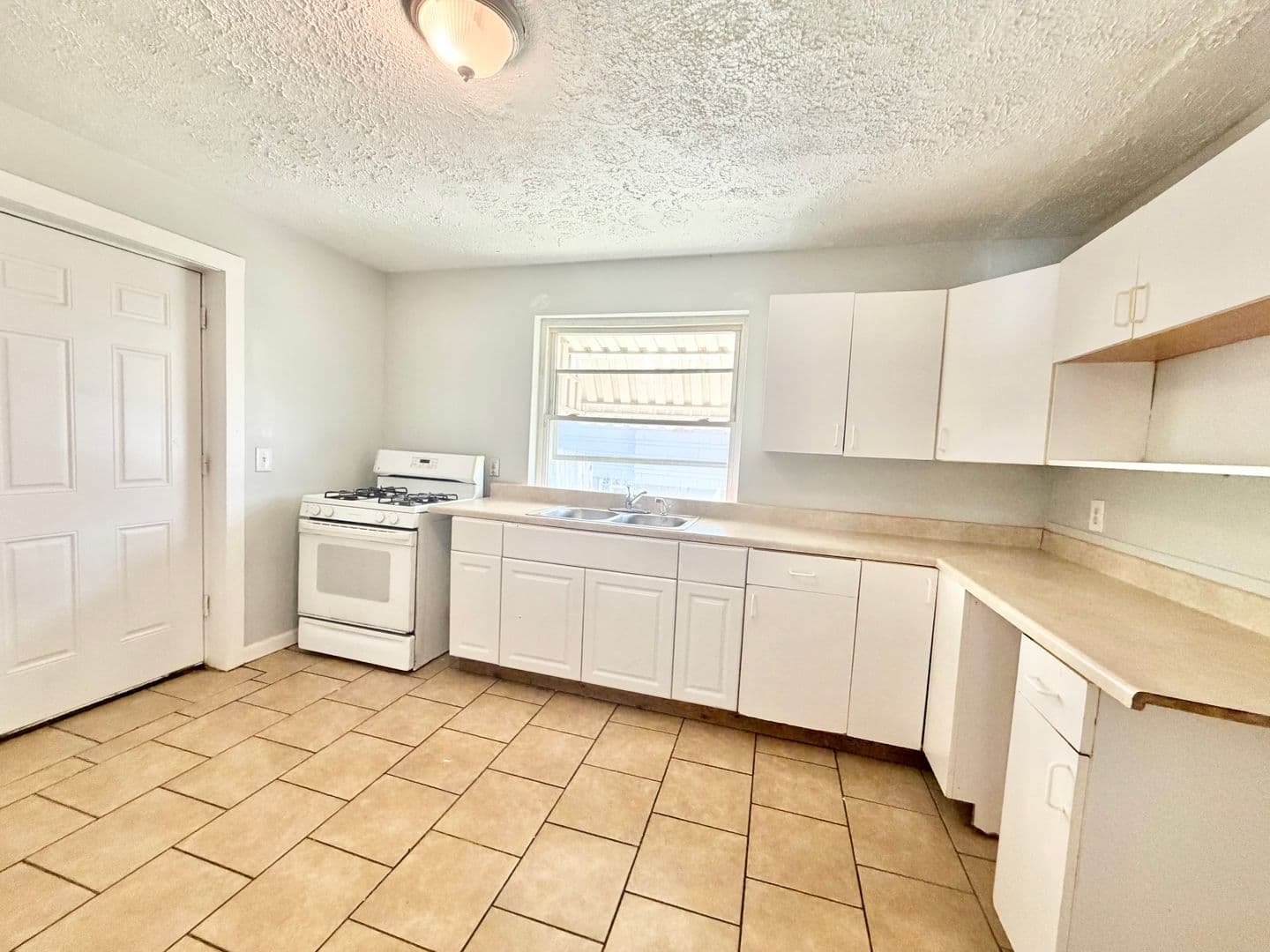 cincinnati House: 1280 Henkel Dr.