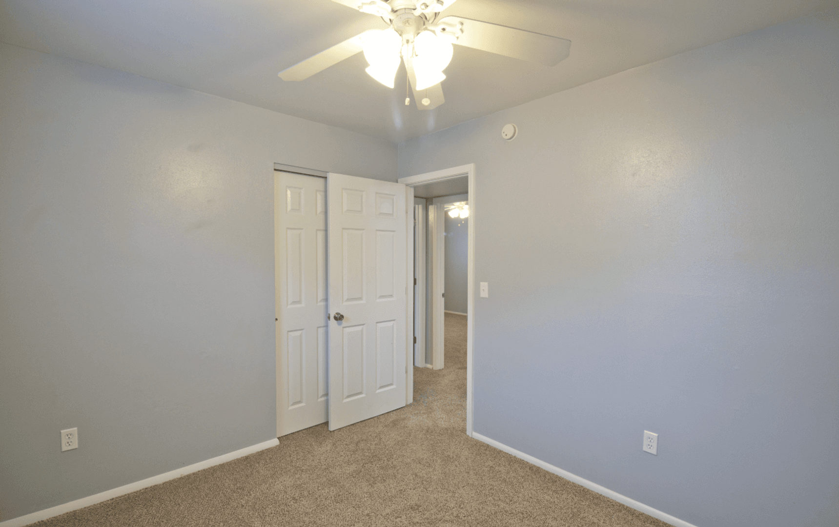 Edwardsville Apartment: 30 Devon Ct