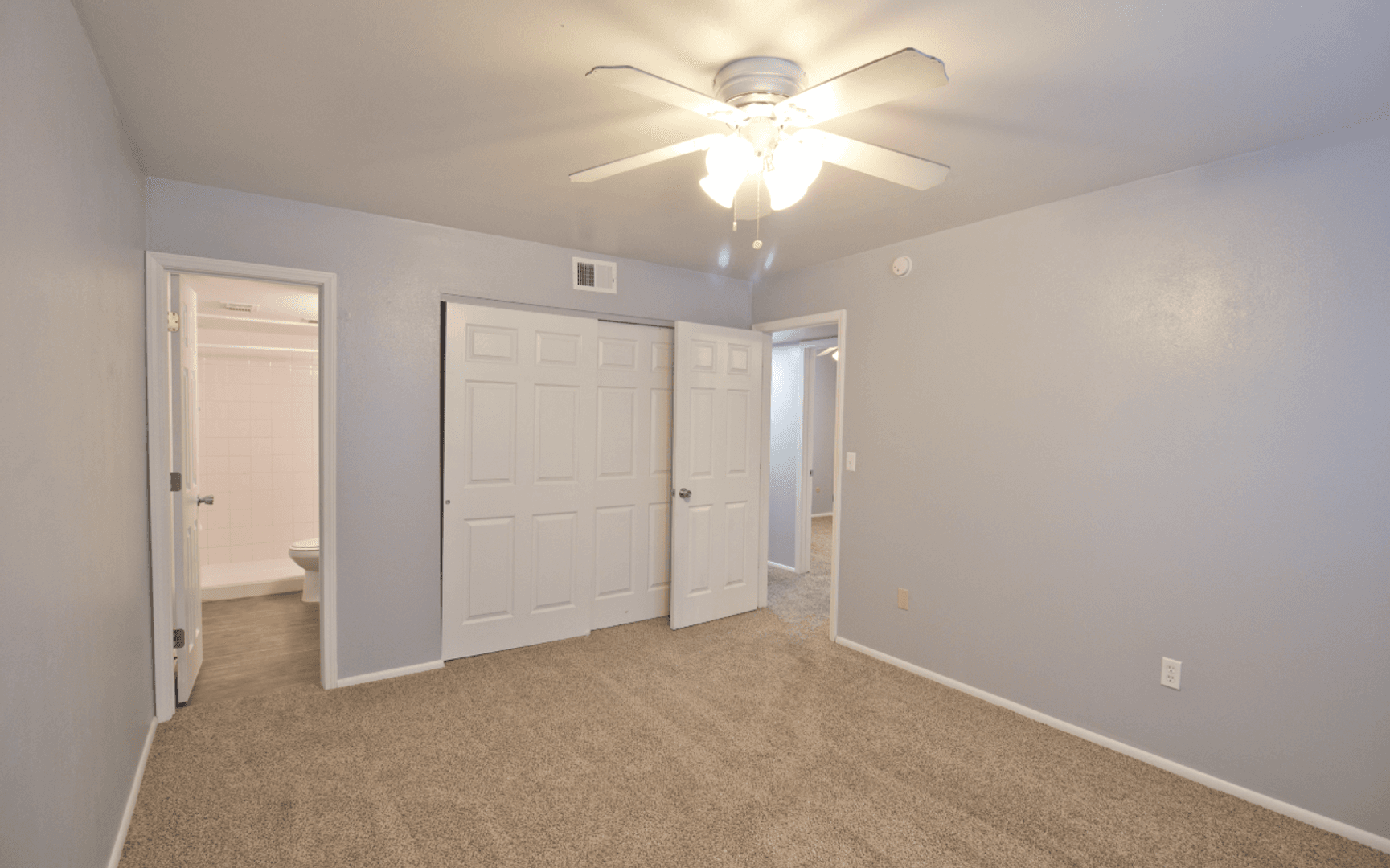 Edwardsville Apartment: 30 Devon Ct