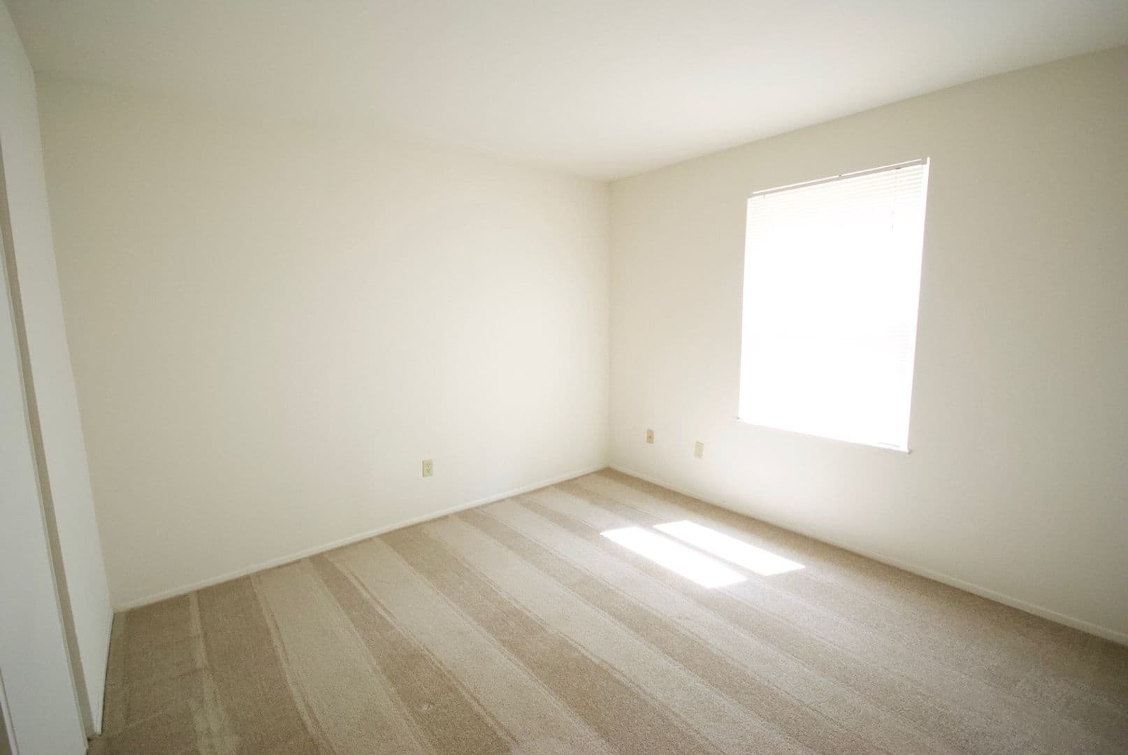 Florissant Apartment: 2990 Santiago Drive