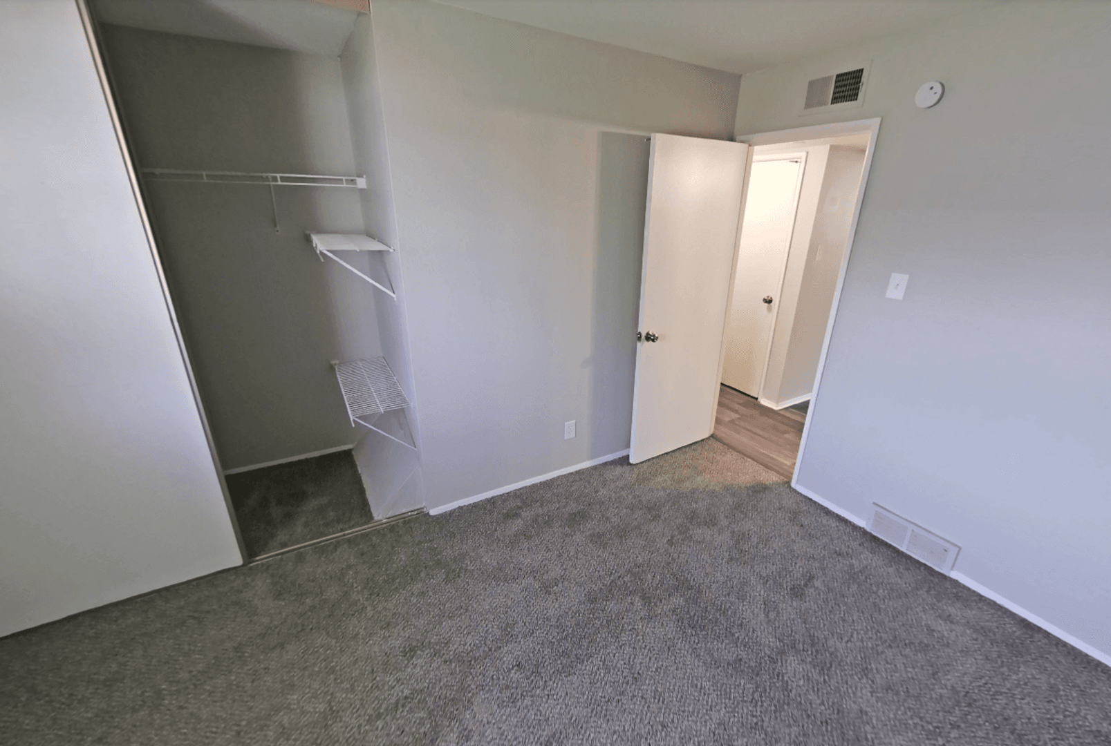 Florissant Apartment: 2990 Santiago Drive