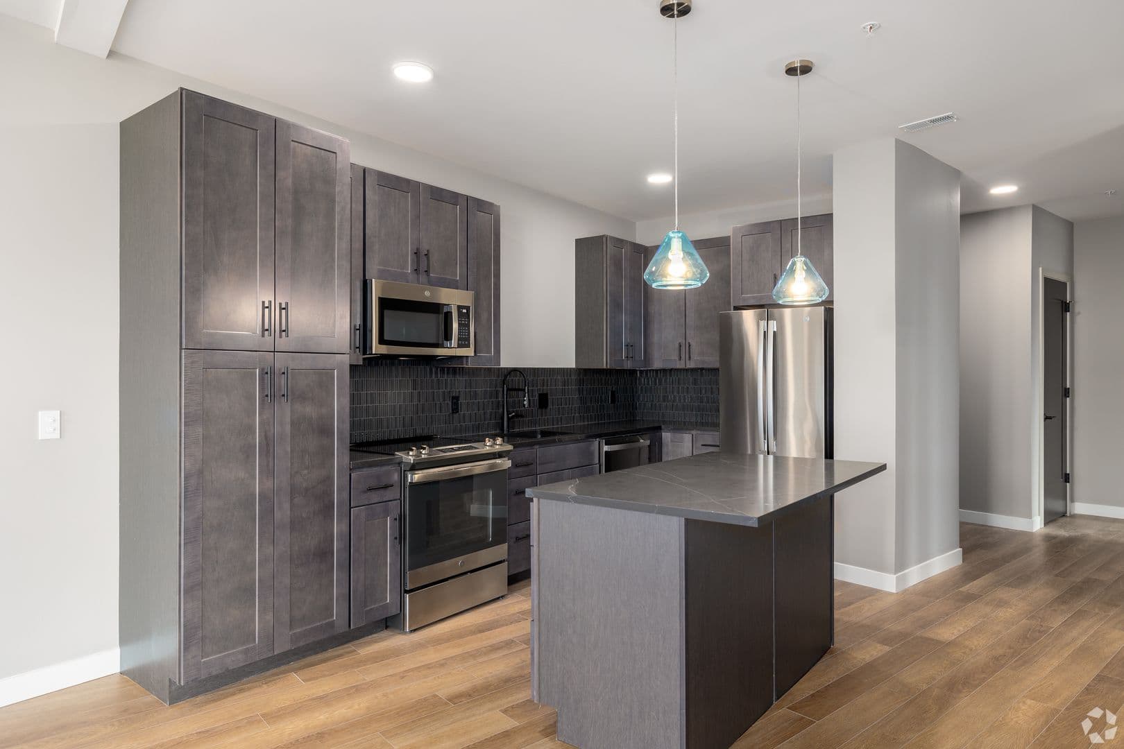 St Louis Apartment: 299 DeBaliviere Ave