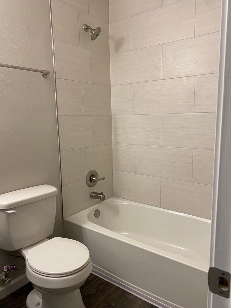 Edwardsville Apartment: 89 Devon Ct