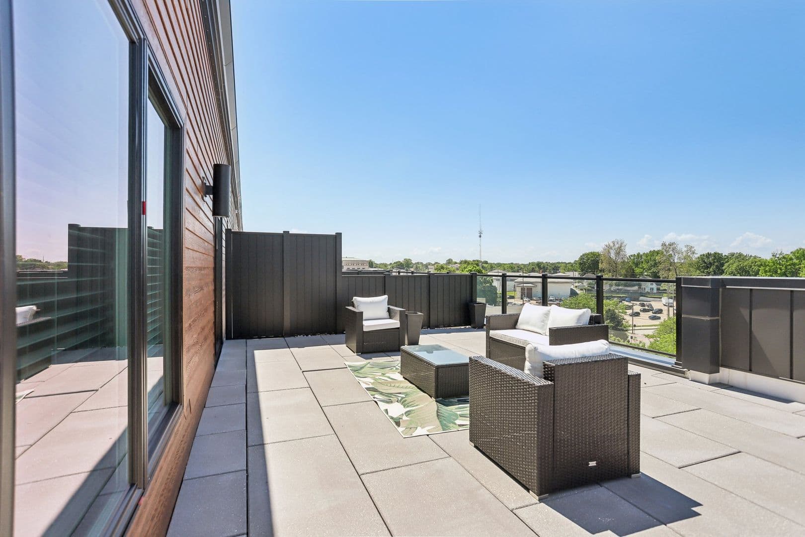 Edwardsville Apartment: 420 N Main