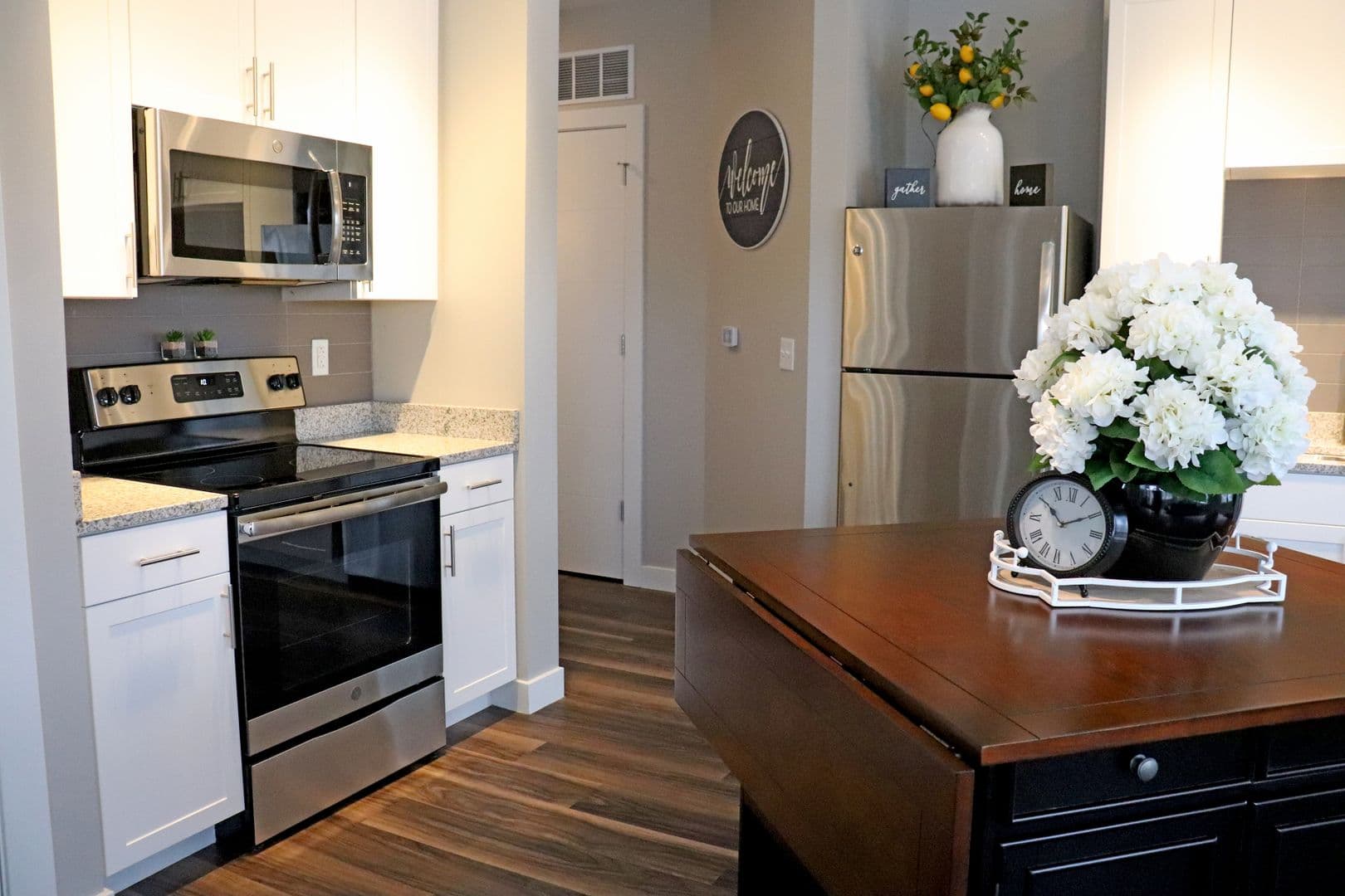 Edwardsville Apartment: 1010 Enclave Boulevard