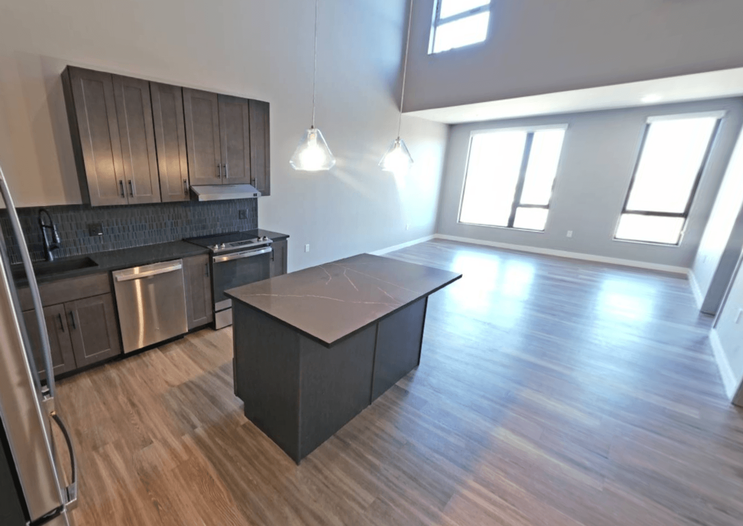 St Louis Apartment: 299 DeBaliviere Ave