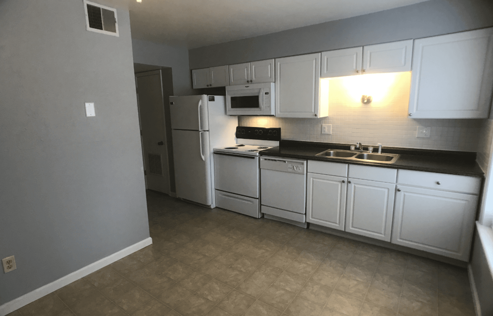 Edwardsville Apartment: 400-424 West Union St