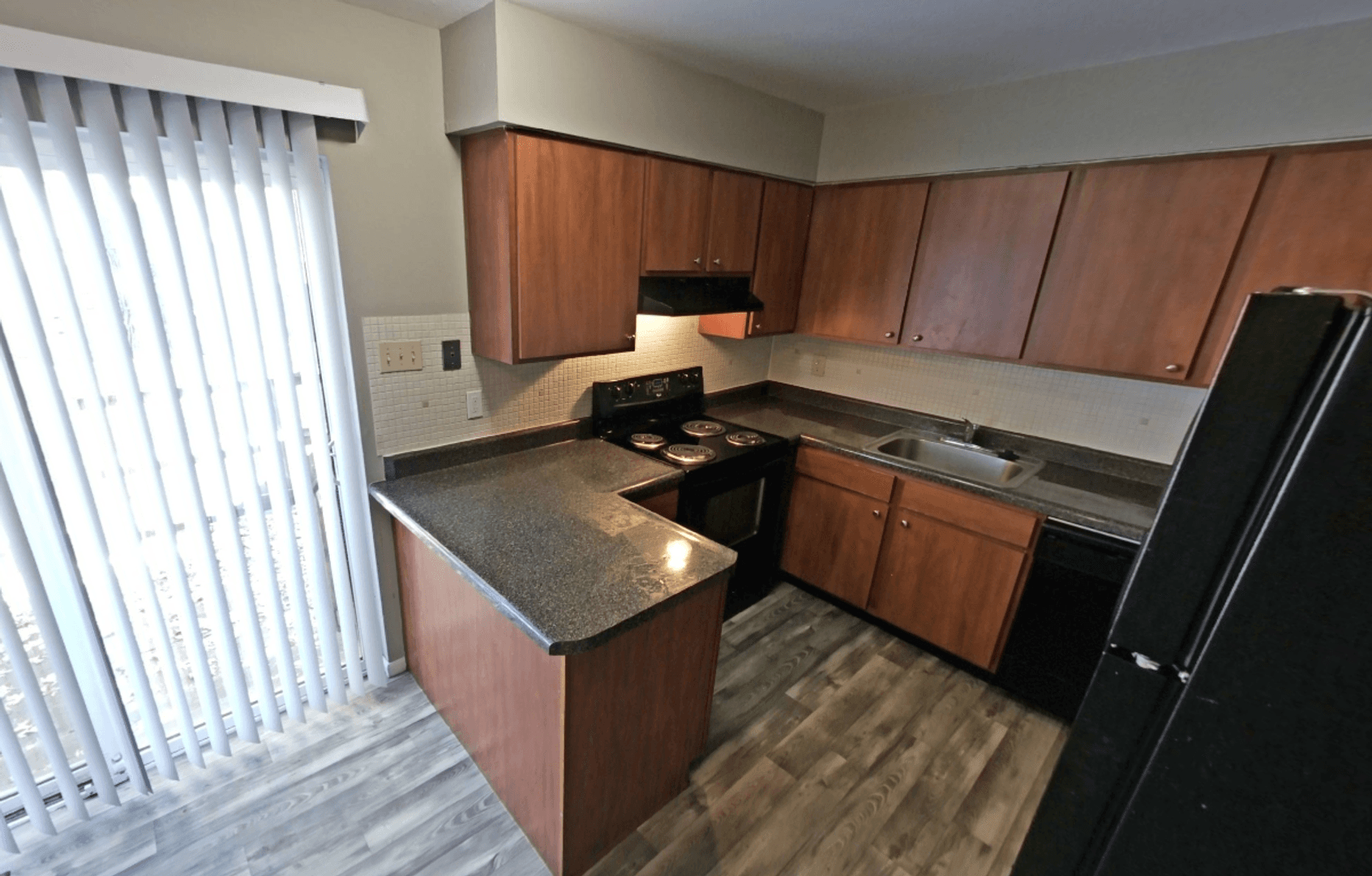 Hazelwood Apartment: 240 Chez Vant Ct.