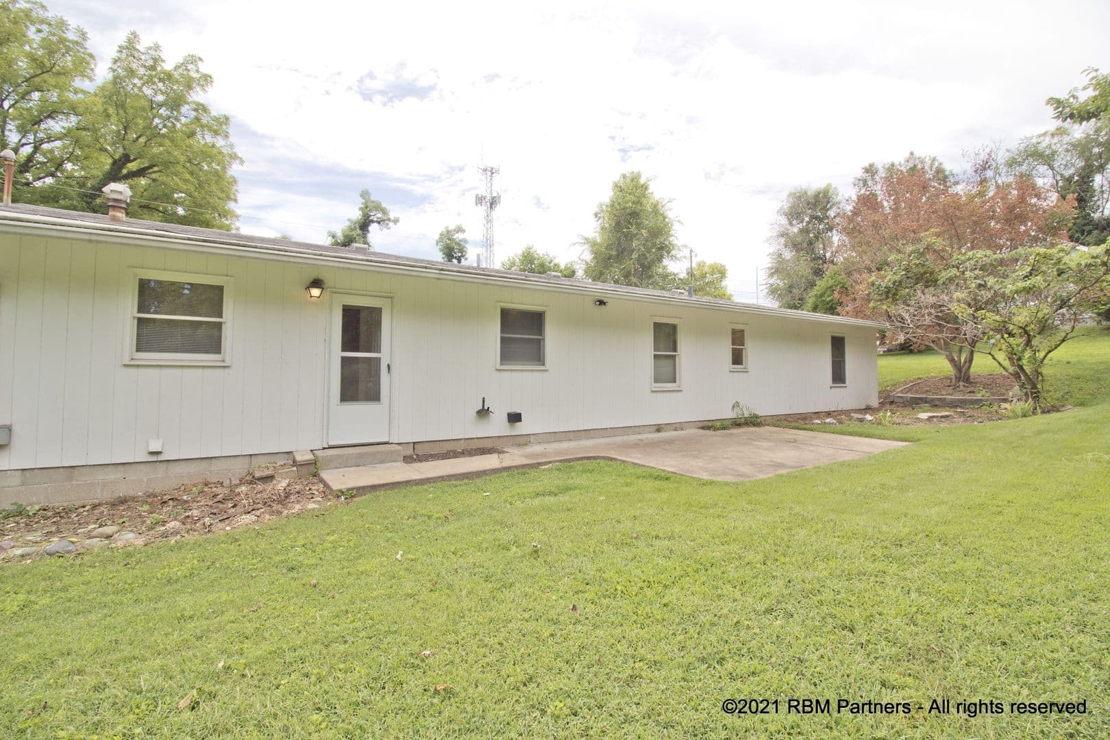 Edwardsville Apartment: 113 Abner Place