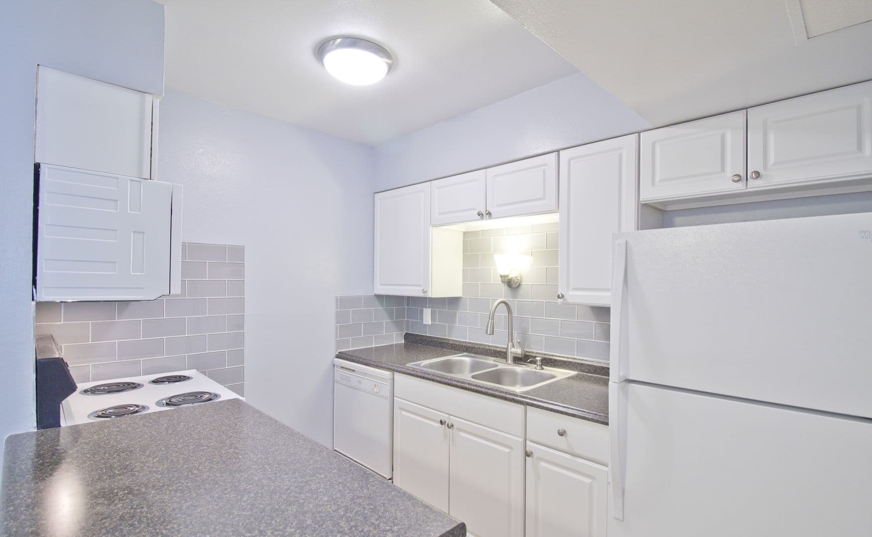 Edwardsville Apartment: 30 Devon Ct