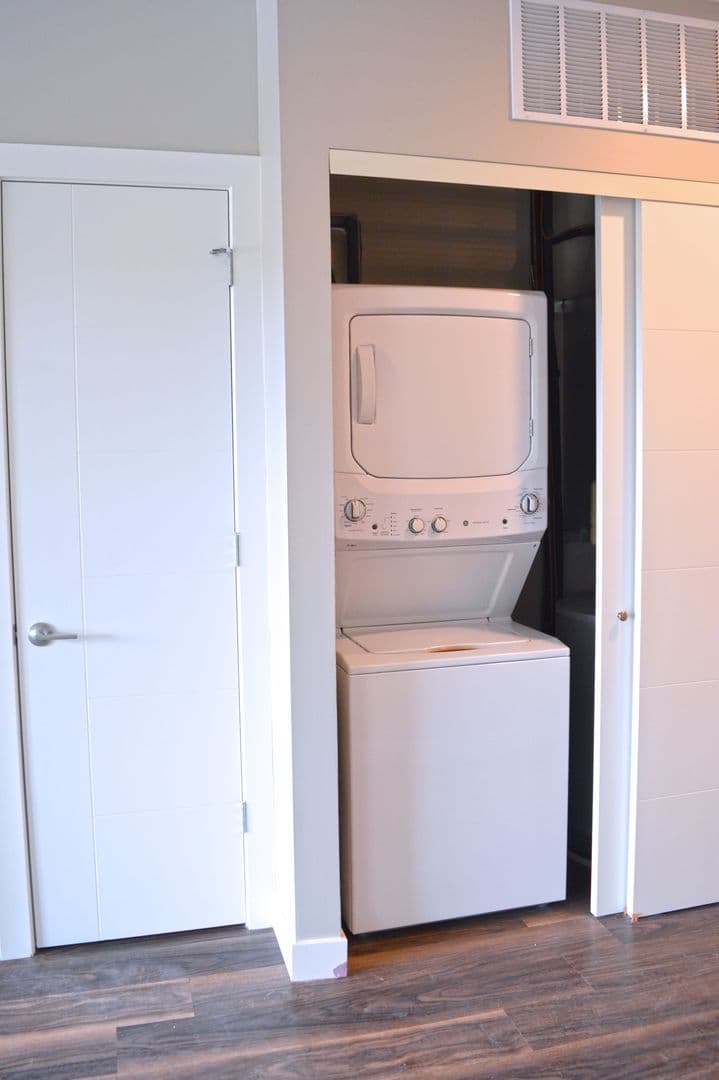 Edwardsville Apartment: 1010 Enclave Boulevard