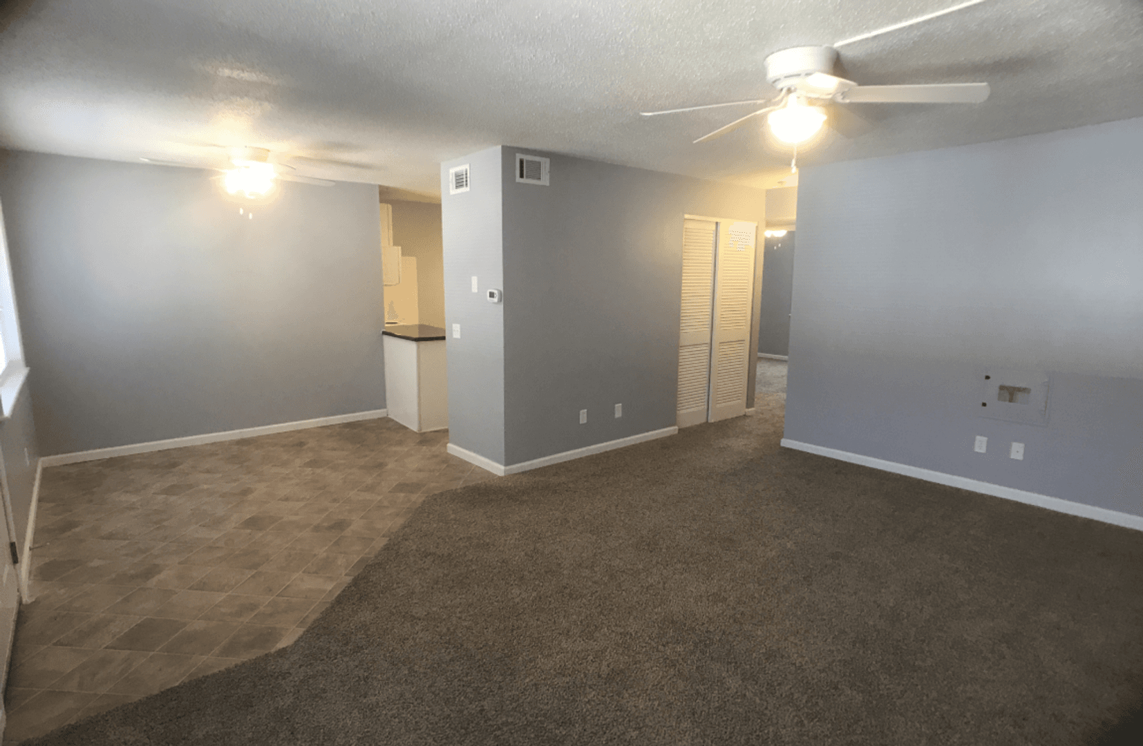 Edwardsville Apartment: 1124 University Dr