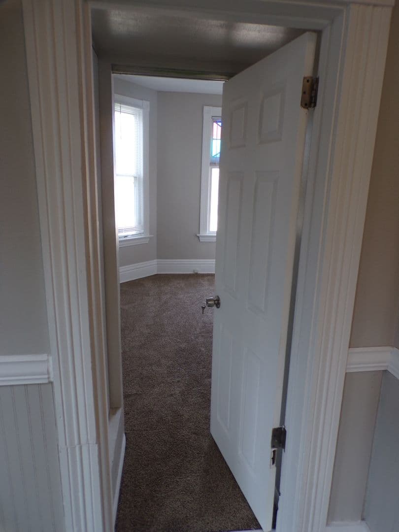 Edwardsville Apartment: 505 N Main St