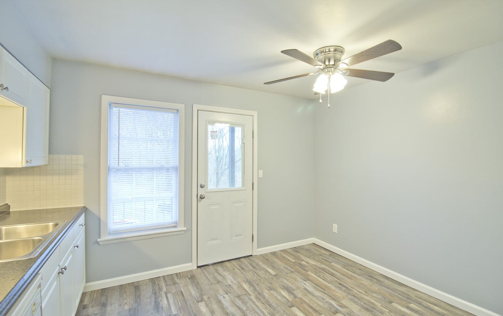 Edwardsville Apartment: 400-424 West Union St
