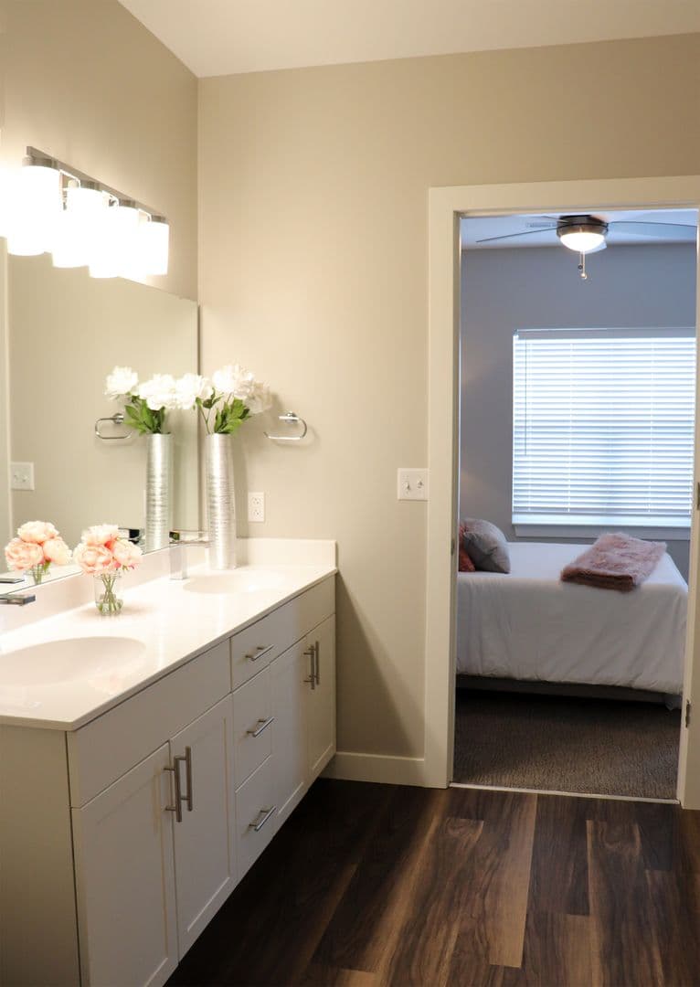 Edwardsville Apartment: 1010 Enclave Boulevard