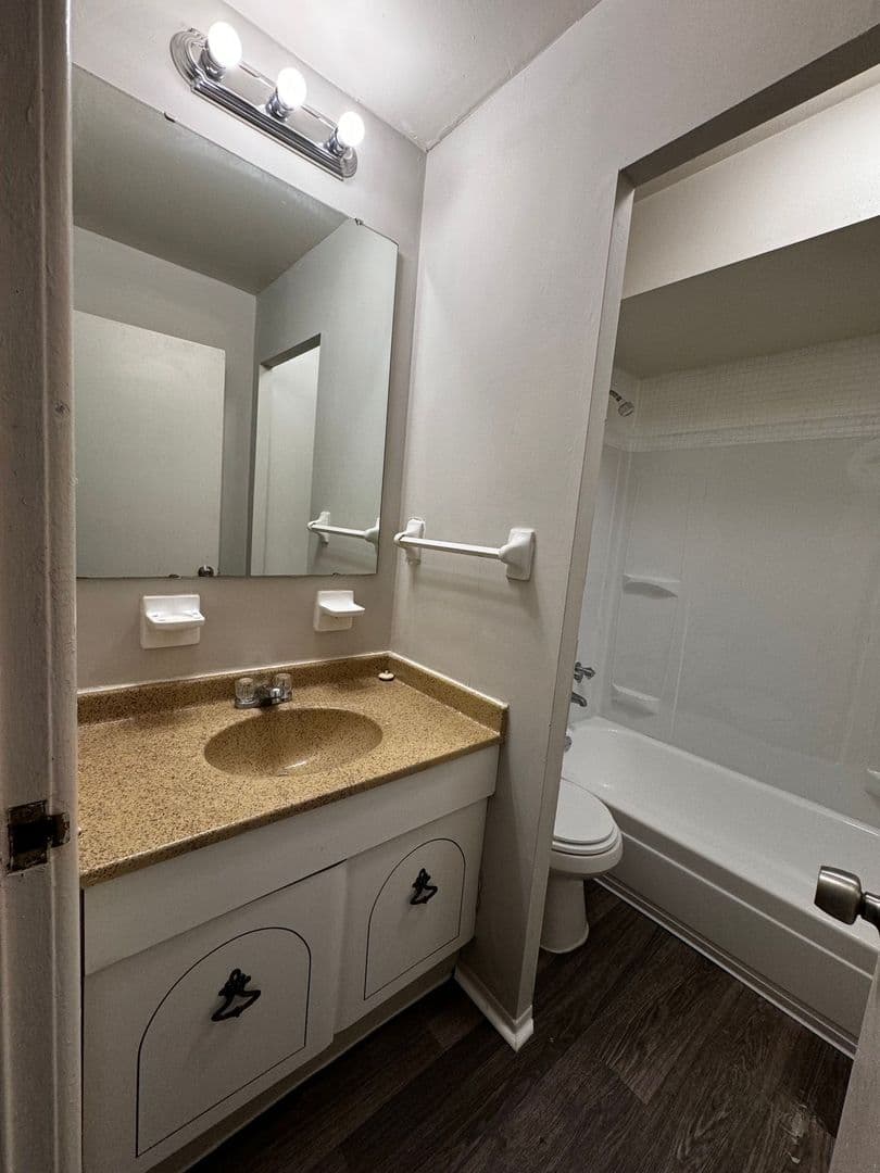 Florissant Apartment: 2990 Santiago Drive