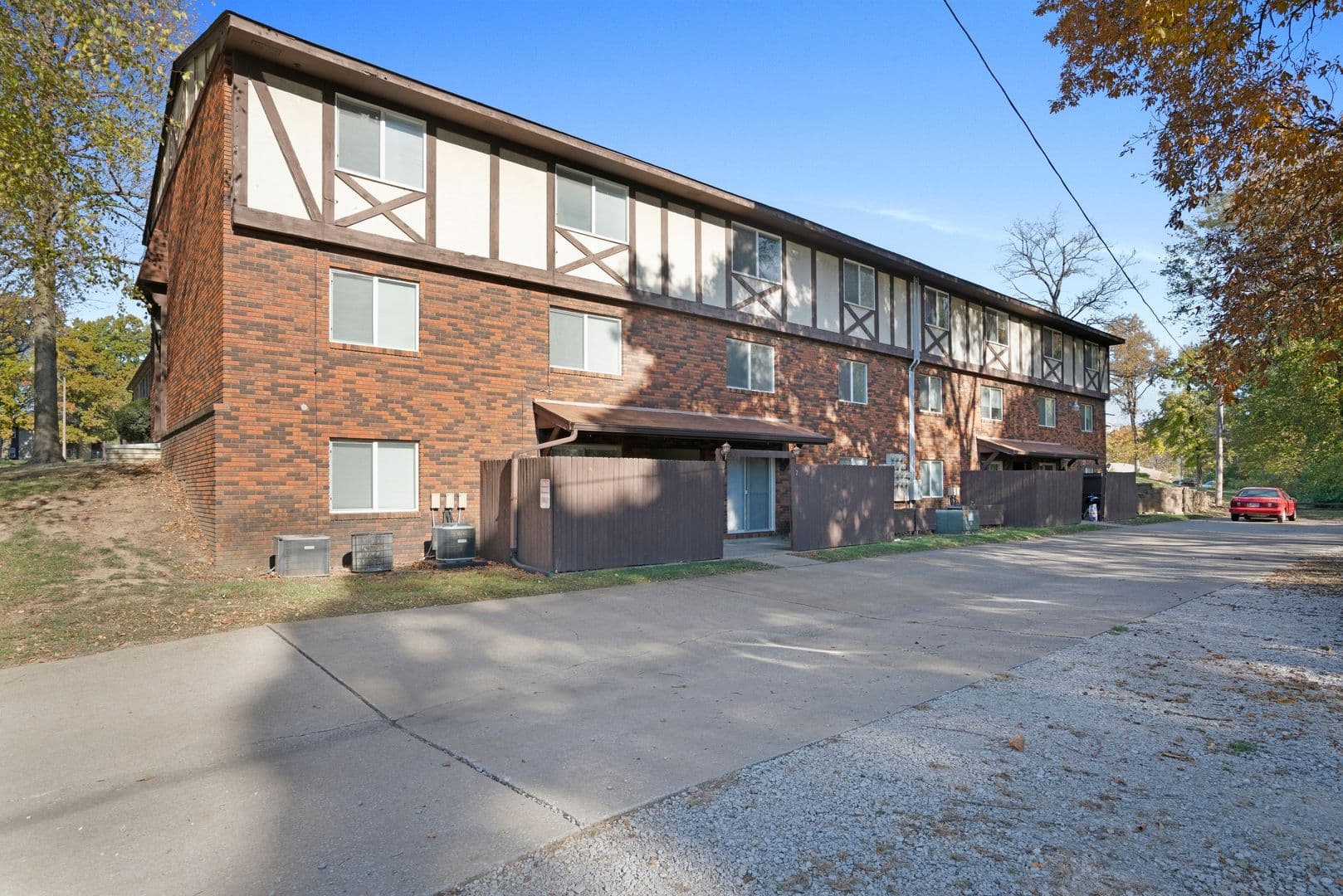 Edwardsville Apartment: 40 Devon Ct
