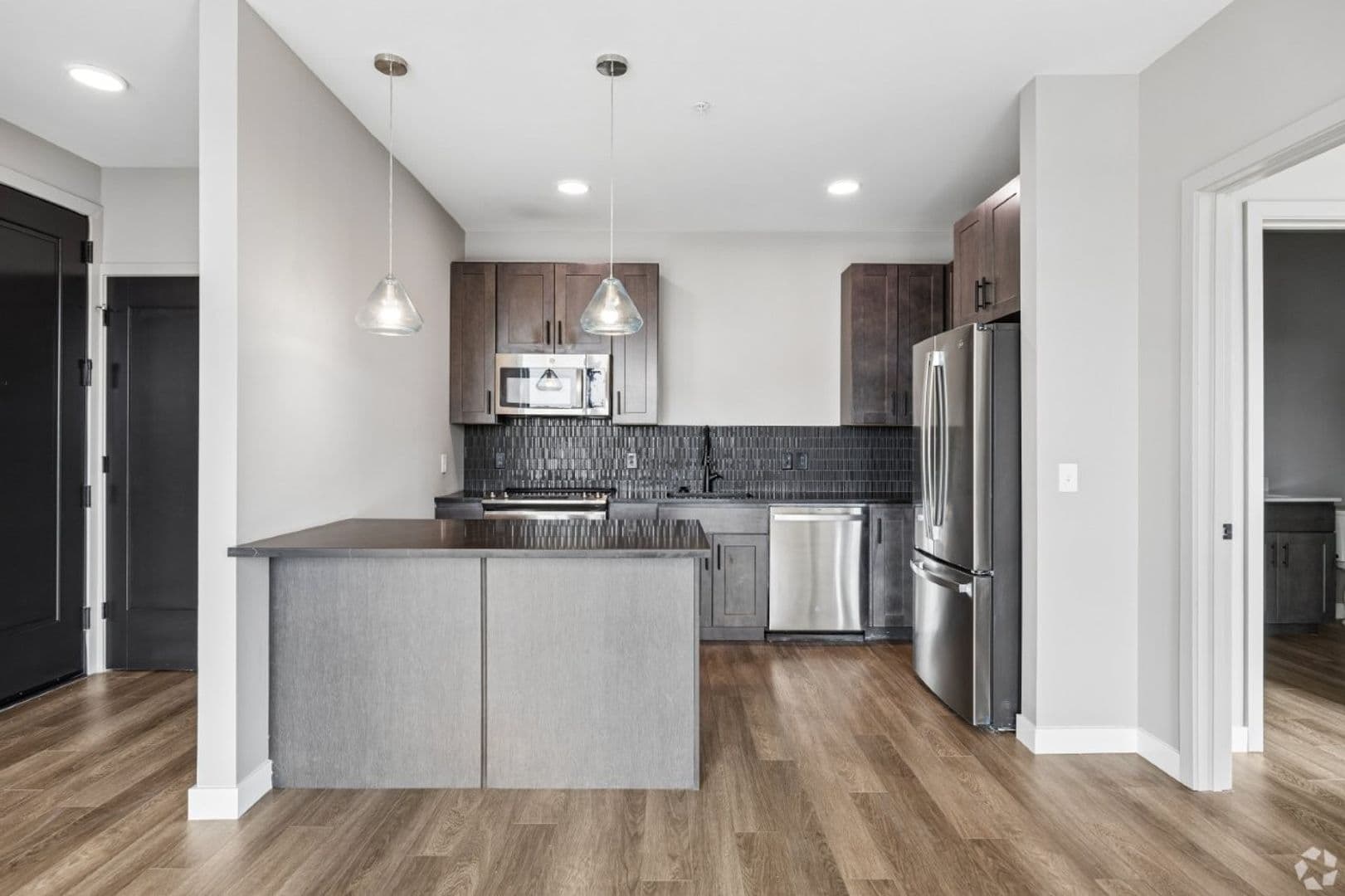 St Louis Apartment: 299 DeBaliviere Ave