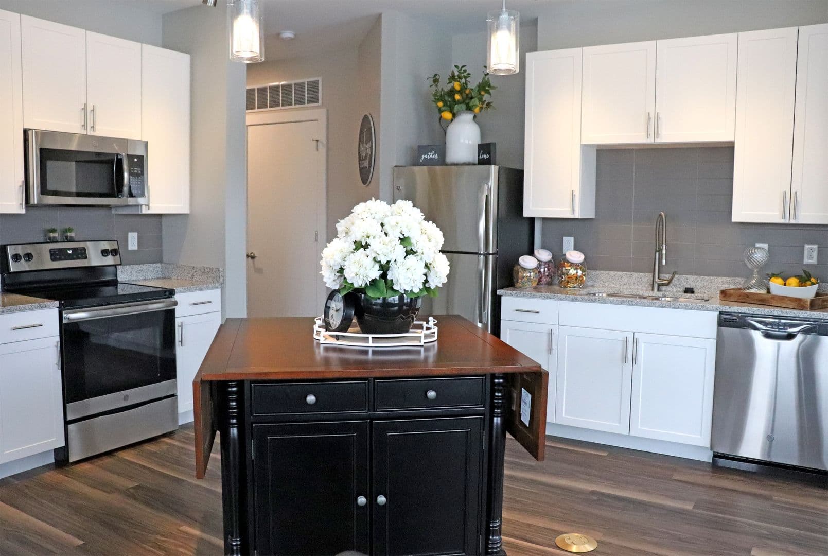Edwardsville Apartment: 1010 Enclave Boulevard