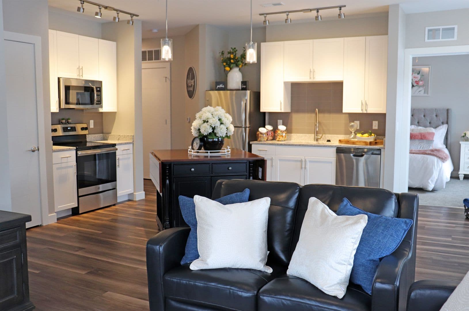 Edwardsville Apartment: 1010 Enclave Boulevard