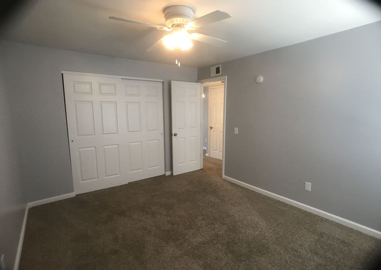 Edwardsville Apartment: 40 Devon Ct